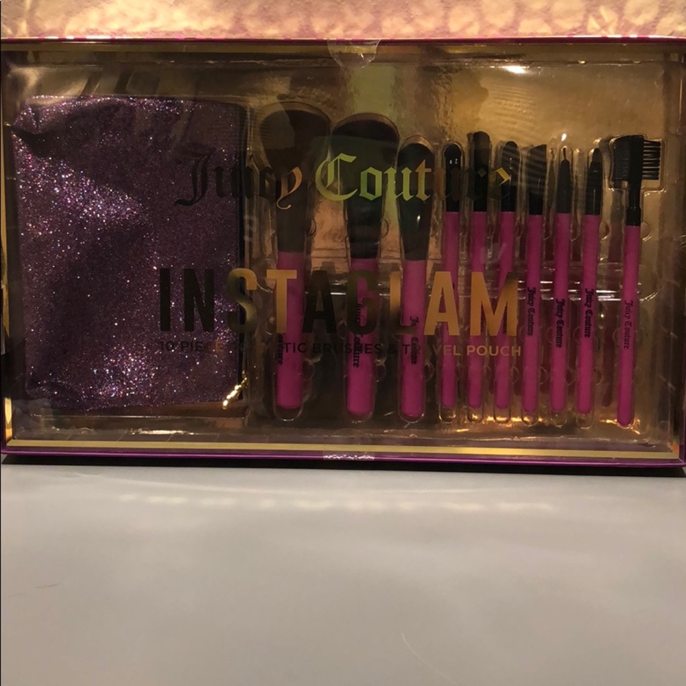Juicy Couture Makeup Brush Set